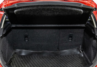 Подержанный автомобиль Mazda 3 Hatchback 2012 года (14 фото)