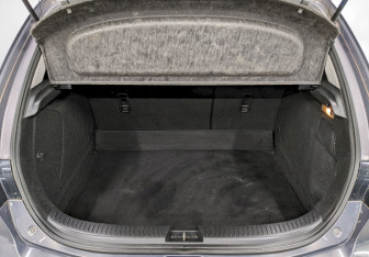 Подержанный автомобиль Mazda 3 Hatchback 2008 года (10 фото)