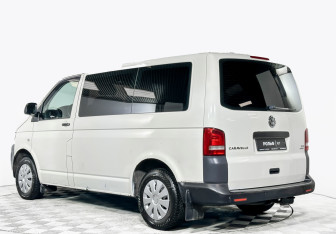 Подержанный автомобиль Volkswagen Caravelle 2010 года (4 фото)