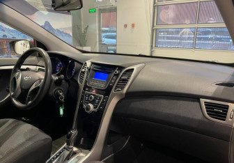 Подержанный автомобиль Hyundai i30 Hatchback 2013 года (10 фото)