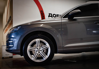 Подержанный автомобиль Audi Q7 2016 года (36 фото)