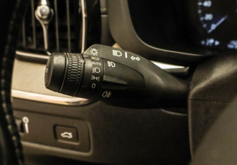 Подержанный автомобиль Volvo XC60 2019 года (12 фото)