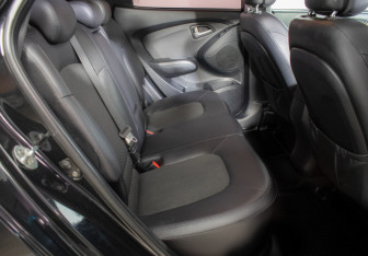 Подержанный автомобиль Hyundai ix35 2010 года (10 фото)