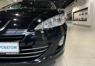Подержанный автомобиль Peugeot 408 2013 года (9 фото)