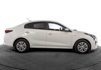 Подержанный автомобиль Kia Rio Sedan 2021 года (4 фото)
