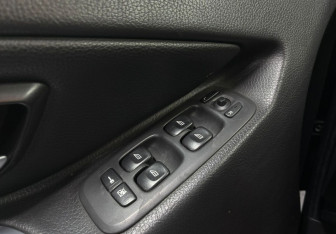 Подержанный автомобиль Volvo XC90 2007 года (21 фото)
