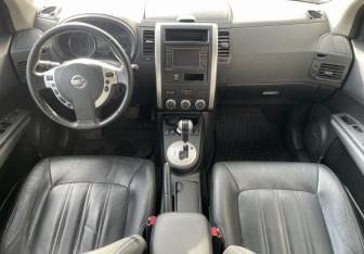 Подержанный автомобиль Nissan X-Trail 2014 года (10 фото)