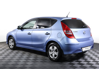 Подержанный автомобиль Hyundai i30 Hatchback 2011 года (7 фото)