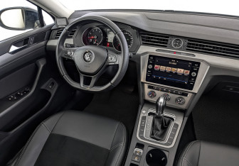 Подержанный автомобиль Volkswagen Passat Sedan 2018 года (28 фото)