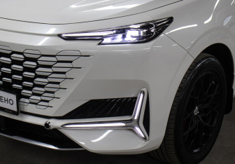Подержанный автомобиль Changan UNI-K 2023 года (23 фото)