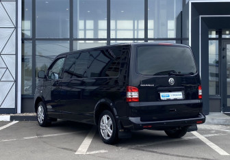Подержанный автомобиль Volkswagen Caravelle 2009 года (7 фото)