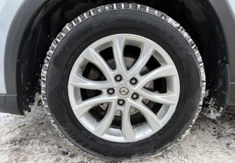 Подержанный автомобиль Mazda CX-5 2015 года (9 фото)