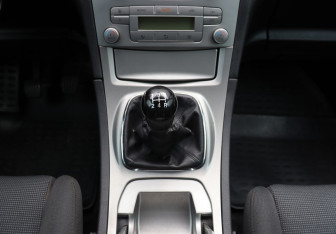 Подержанный автомобиль Ford S-MAX 2006 года (17 фото)