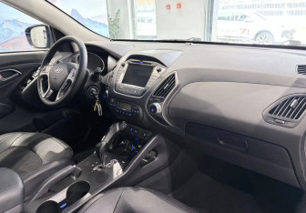 Подержанный автомобиль Hyundai ix35 2014 года (10 фото)