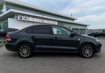 Подержанный автомобиль Volkswagen Polo Sedan 2012 года (4 фото)