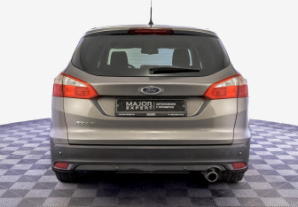 Подержанный автомобиль Ford Focus Wagon 2012 года (6 фото)