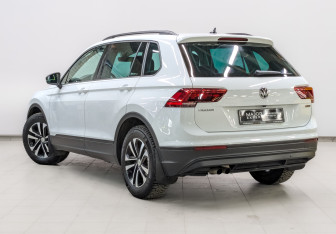 Подержанный автомобиль Volkswagen Tiguan 2020 года (7 фото)