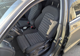 Подержанный автомобиль Audi Q3 2016 года (20 фото)