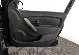 Подержанный автомобиль Renault Logan Sedan 2021 года (24 фото)