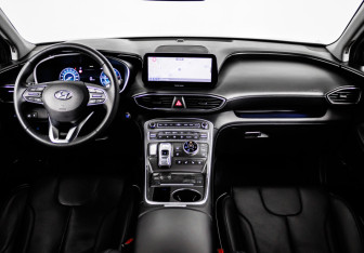 Подержанный автомобиль Hyundai Santa Fe 2021 года (21 фото)