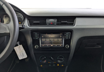 Подержанный автомобиль Skoda Rapid Liftback 2019 года (15 фото)