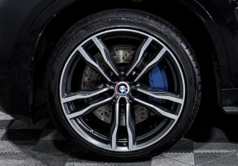 Подержанный автомобиль BMW X6 M 2018 года (15 фото)