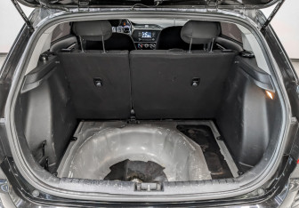 Подержанный автомобиль Kia Rio Hatchback 2021 года (10 фото)