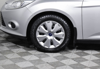 Подержанный автомобиль Ford Focus Wagon 2012 года (9 фото)