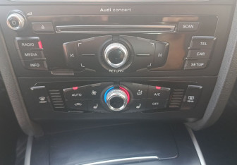 Подержанный автомобиль Audi A4 Sedan 2014 года (16 фото)
