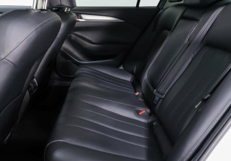 Подержанный автомобиль Mazda 6 Sedan 2018 года (13 фото)