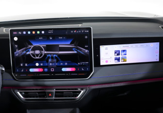 Подержанный автомобиль Volkswagen Tiguan 2025 года (14 фото)