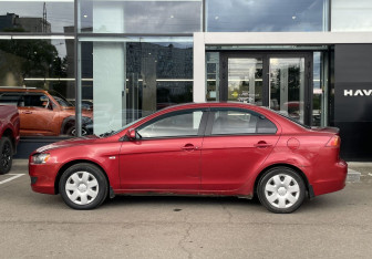 Подержанный автомобиль Mitsubishi Lancer Sedan 2008 года (8 фото)