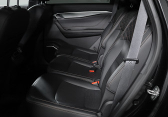 Подержанный автомобиль Geely Okavango 2024 года (10 фото)