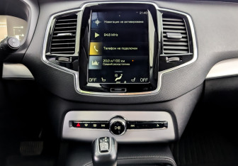 Подержанный автомобиль Volvo XC90 2018 года (15 фото)