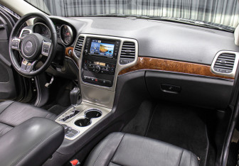 Подержанный автомобиль Jeep Grand Cherokee 2012 года (11 фото)