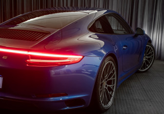 Подержанный автомобиль Porsche 911 Coupe 2018 года (28 фото)
