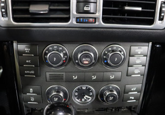 Подержанный автомобиль Land Rover Range Rover 2011 года (21 фото)