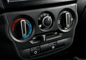 Подержанный автомобиль LADA (ВАЗ) Granta Liftback 2021 года (21 фото)