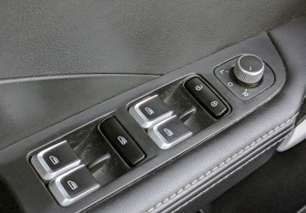 Подержанный автомобиль Geely Coolray 2023 года (28 фото)