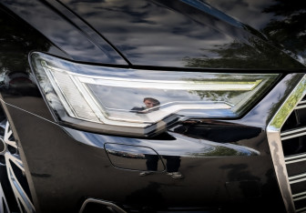 Подержанный автомобиль Audi A6 Sedan 2023 года (16 фото)