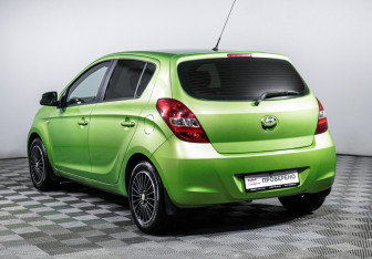 Подержанный автомобиль Hyundai i20 2009 года (7 фото)
