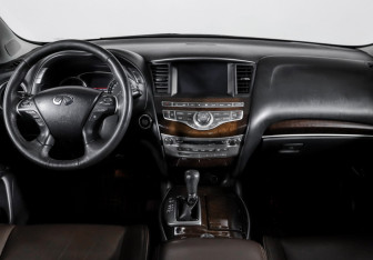 Подержанный автомобиль Infiniti JX 2013 года (12 фото)