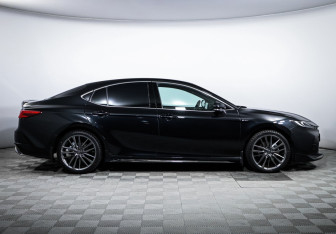 Подержанный автомобиль Toyota Camry Sedan 2024 года (4 фото)