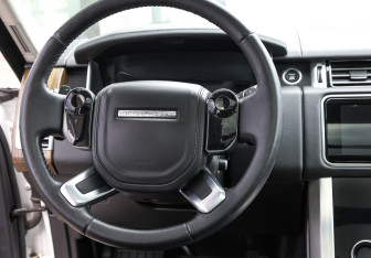 Подержанный автомобиль Land Rover Range Rover Evoque 2019 года (18 фото)