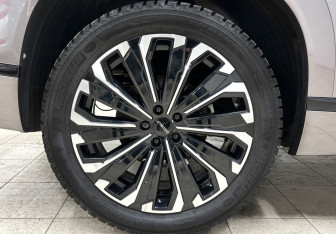 Подержанный автомобиль Jaecoo J8 2024 года (26 фото)