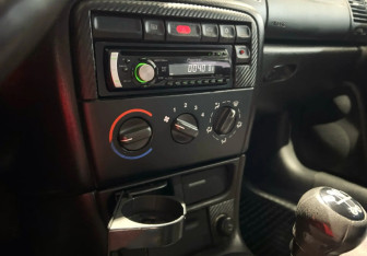 Подержанный автомобиль Opel Vectra Sedan 1997 года (12 фото)