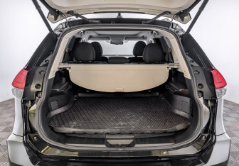 Подержанный автомобиль Nissan X-Trail 2019 года (10 фото)
