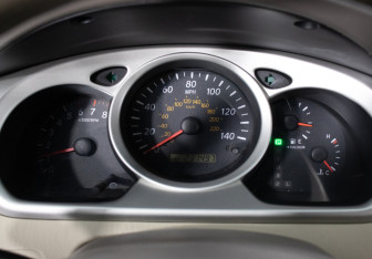 Подержанный автомобиль Toyota Highlander 2005 года (12 фото)