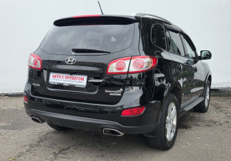 Подержанный автомобиль Hyundai Santa Fe 2010 года (5 фото)
