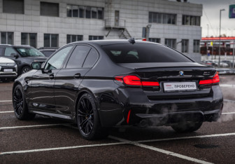 Подержанный автомобиль BMW M5 Sedan 2020 года (11 фото)